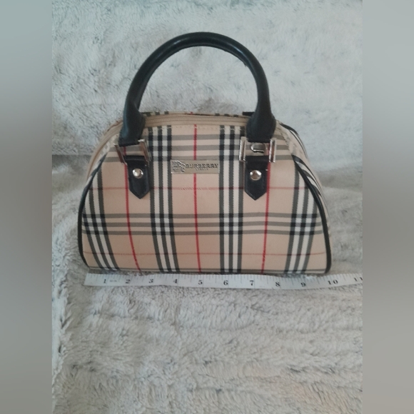 Vinrage Burberry london Beige Plaid Handbag - Picture 10 of 15